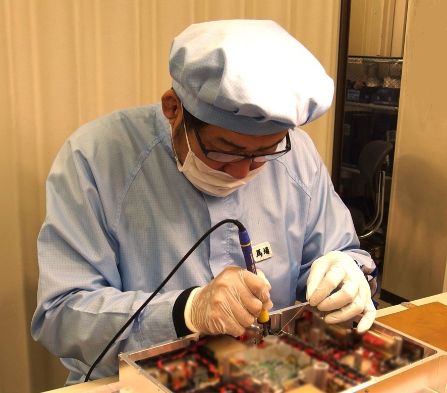 宇宙用搭載機器の製品造りの様子